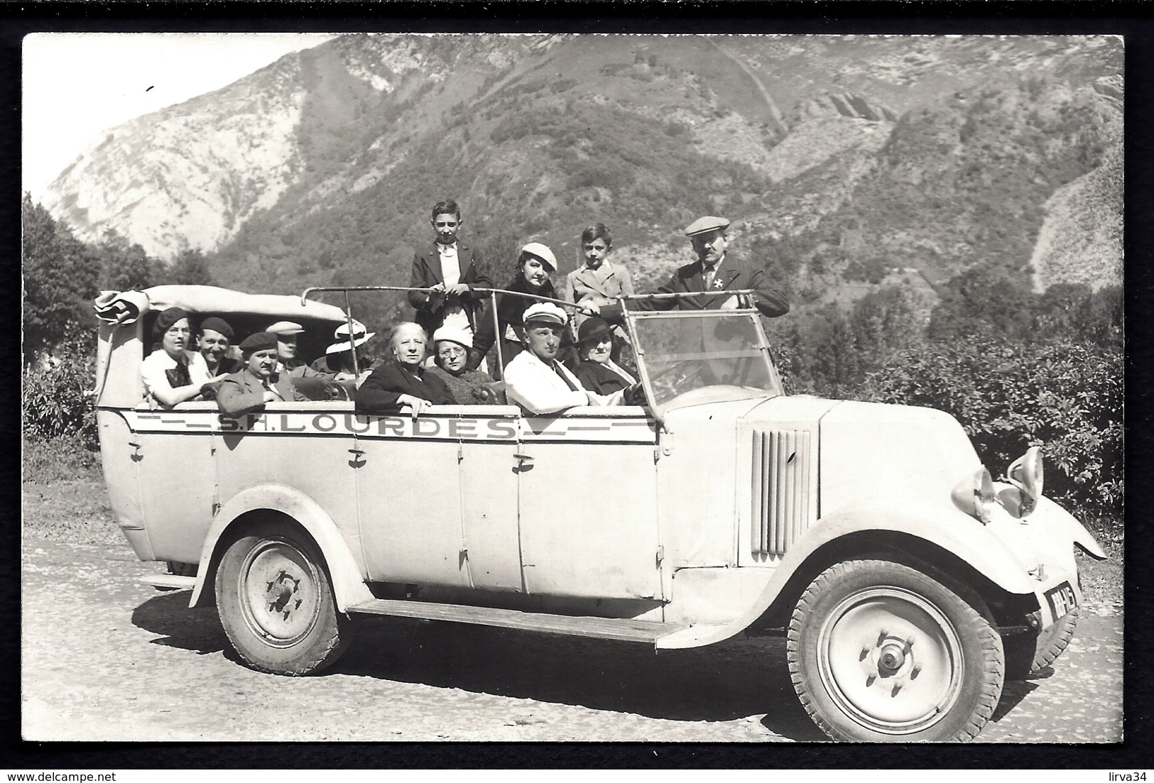 CPA-PHOTO VERITABLE ANCIENNE FRANCE- AUTOMOBILE- AUTOCAR SH DE LOURDES PLEIN- TRES GROS PLAN- - Bus & Autocars