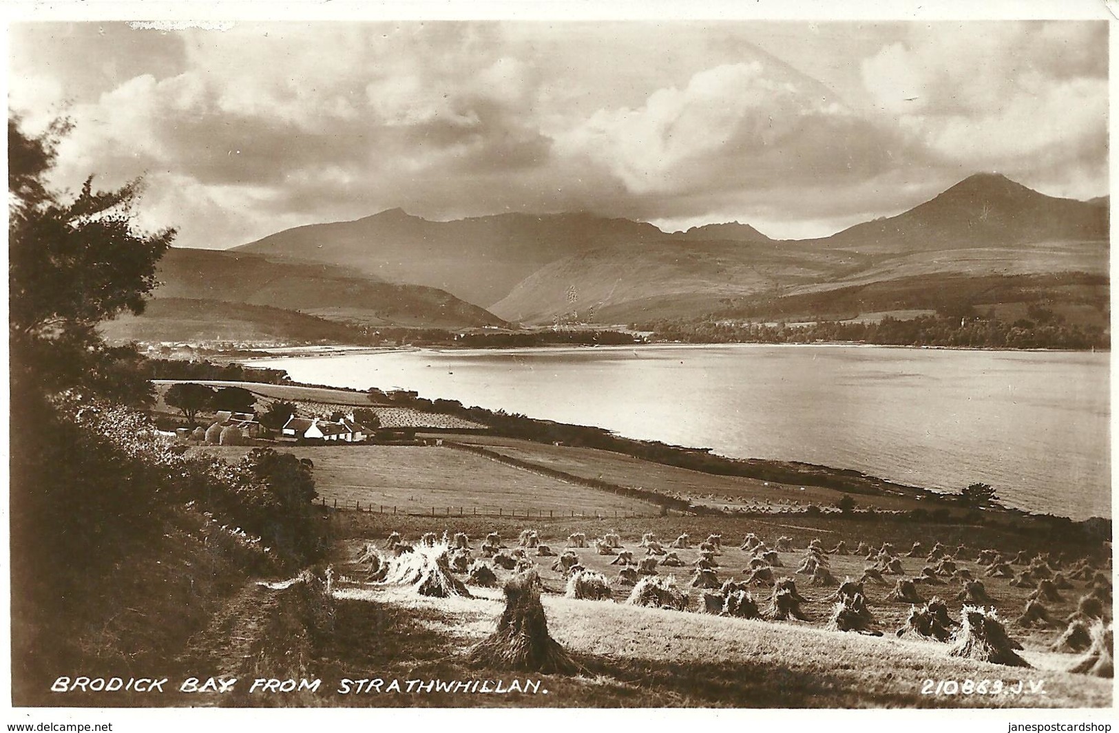BRODICK BAY FROM STRATHWHILLAN - ISLE OF ARRAN - BUTESHIRE - Bute