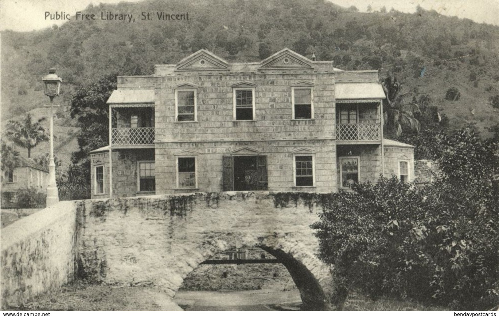 St. Vincent, W.I., Public Free Library (1910s) Postcard - Saint Vincent E Grenadine