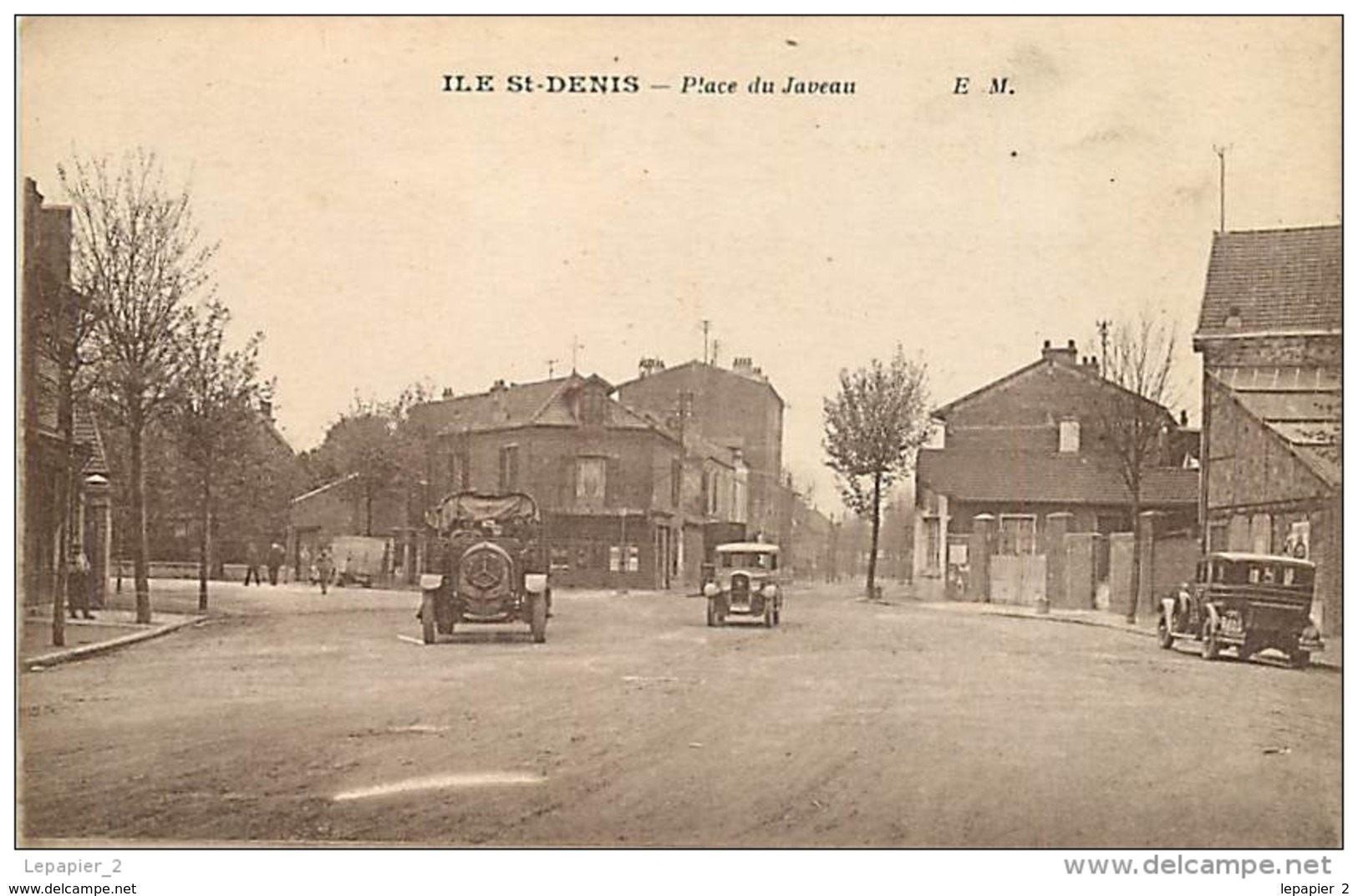 93 L'ILE SAINT DENIS Place Du Javeau CPA Ed E.M. - L'Ile Saint Denis