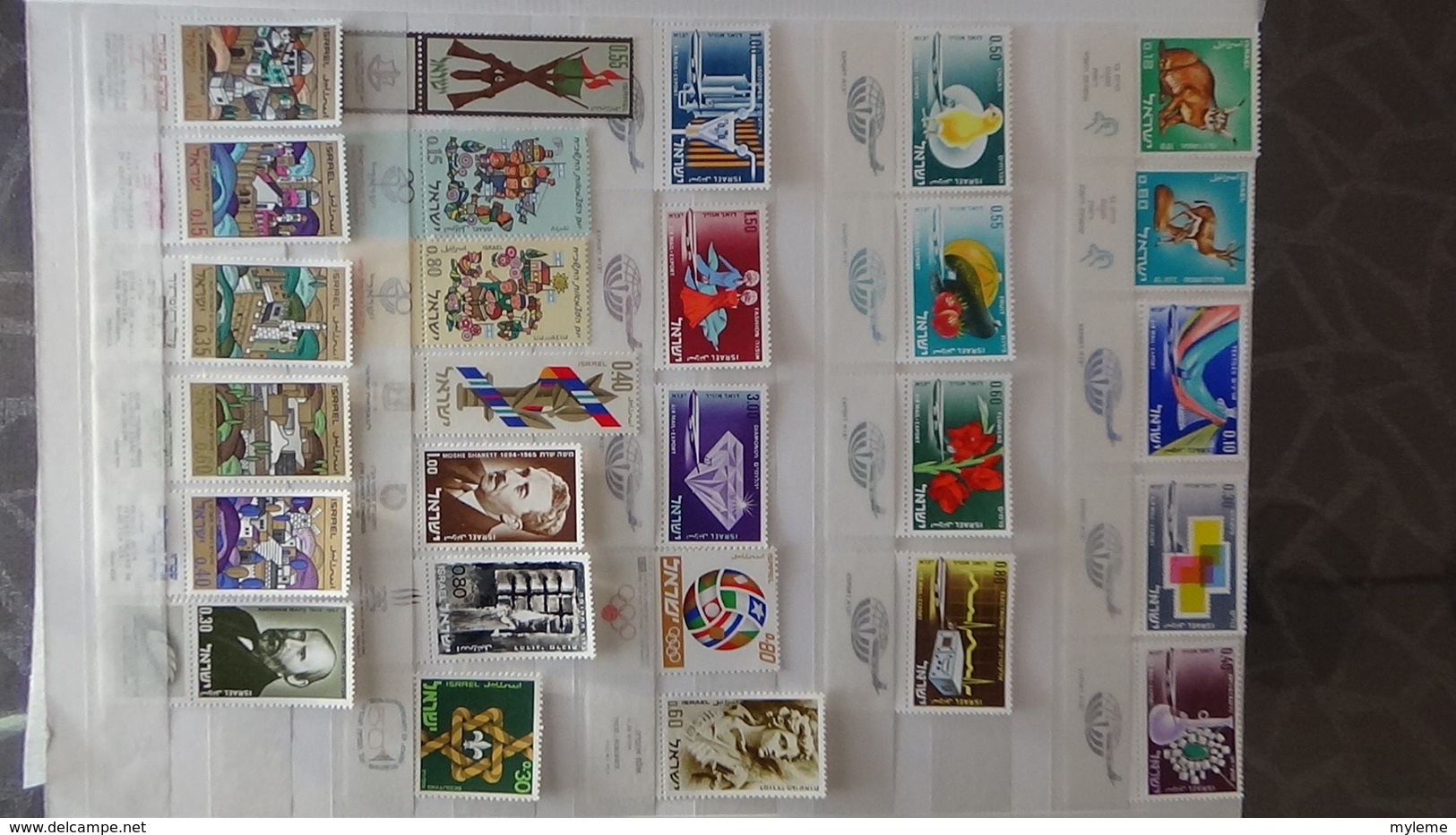 Grosse collection de timbres + blocs + carnets d'Israël tous avec tabs et **. Côte ++ A saisir !!!