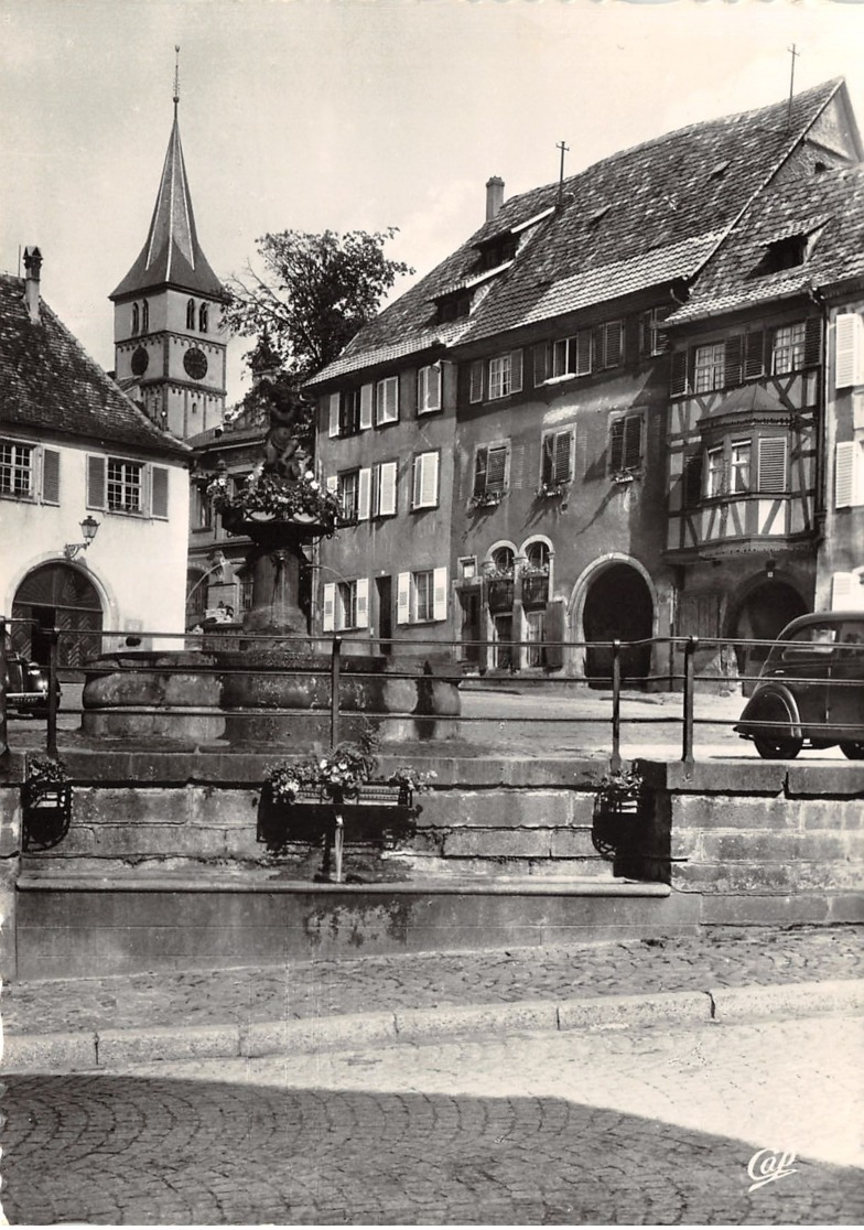 Barr - Place De L' Hôtel De Ville - Barr