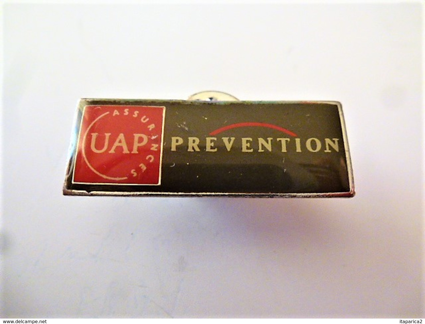 PINS  BANQUES ASSURANCES UAP PREVENTION / 33NAT - Banques