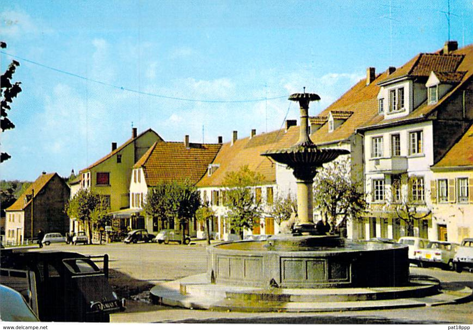 67 - SARRE UNION : Place De La République - CPSM CPM Grand Format - Bas Rhin - Sarre-Union