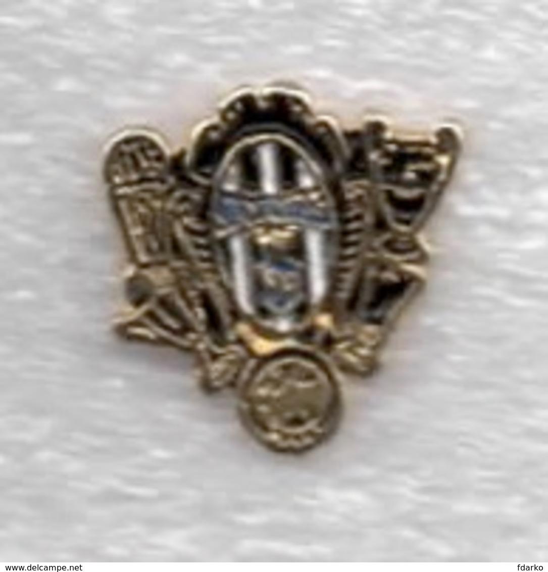 Coppa Ueffa Soccer Pins Torino Juve Un Mito Una Fede Calcio Football Bianconero Juventus - Calcio