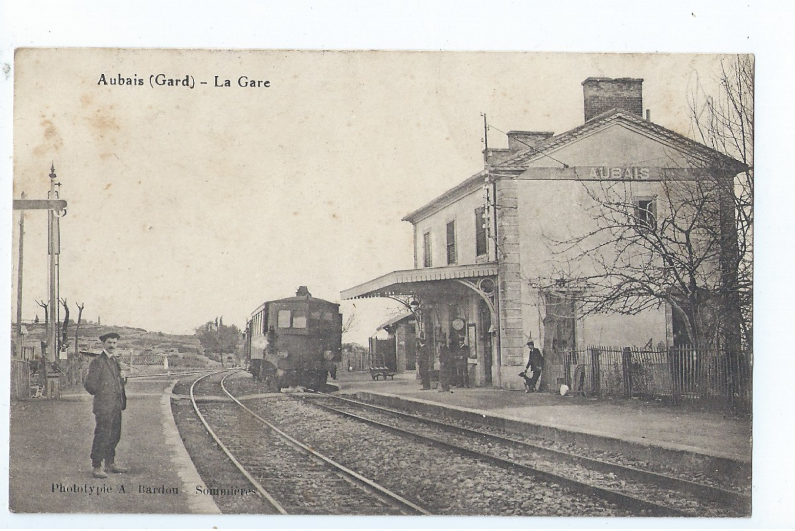 Cpa -   Dpt  -  Gard -  Aubais -    - La Gare    - Animation (  Selection  )  Rare 1910 - Autres & Non Classés