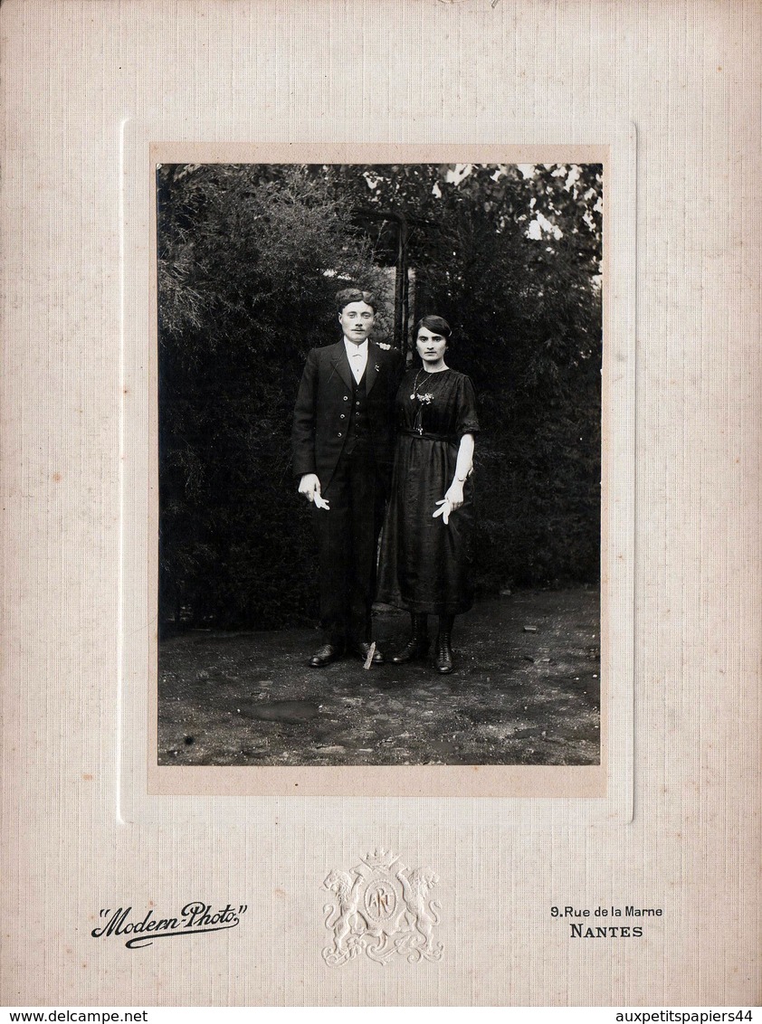 Grand Tirage Photo Cartonné Original Couple De Nantais Vers 1900/10 - "Modern-Photo" 9 Rue De La Marne à Nantes - Personnes Anonymes