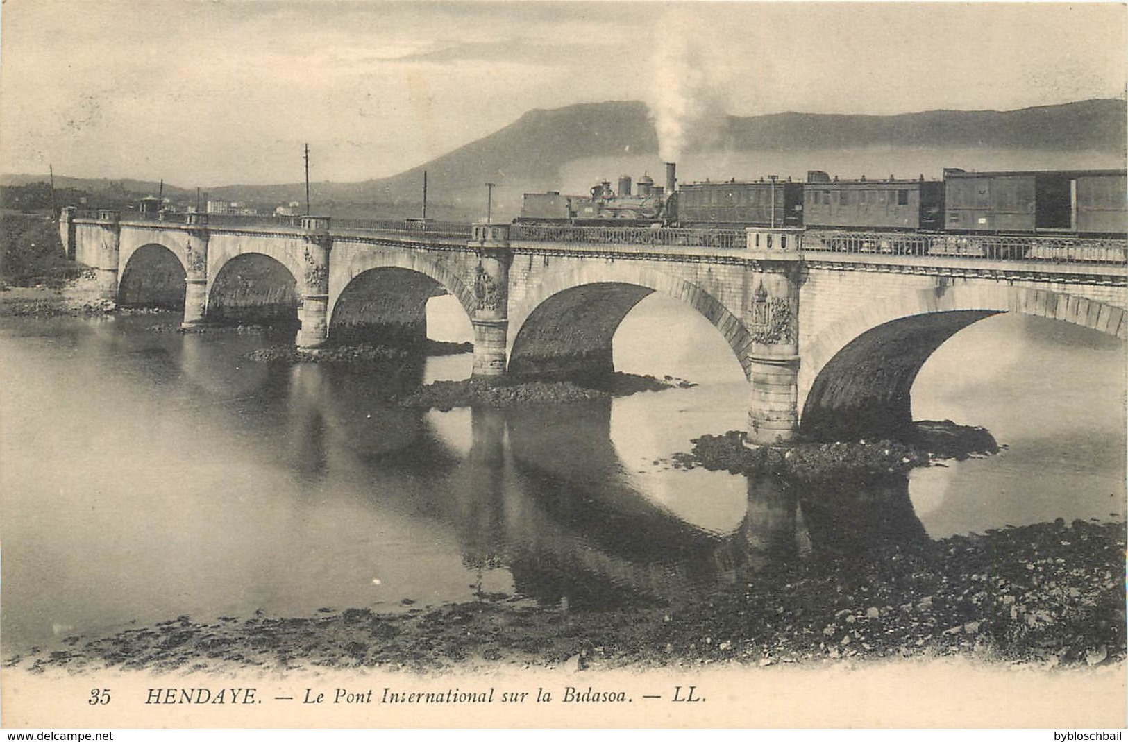 CPA 64 PYRENEES ATLANTIQUES HENDAYE Le Pont International Sur La Bidassoa Train Locomotive Vapeur Chemin De Fer Neuve - Hendaye