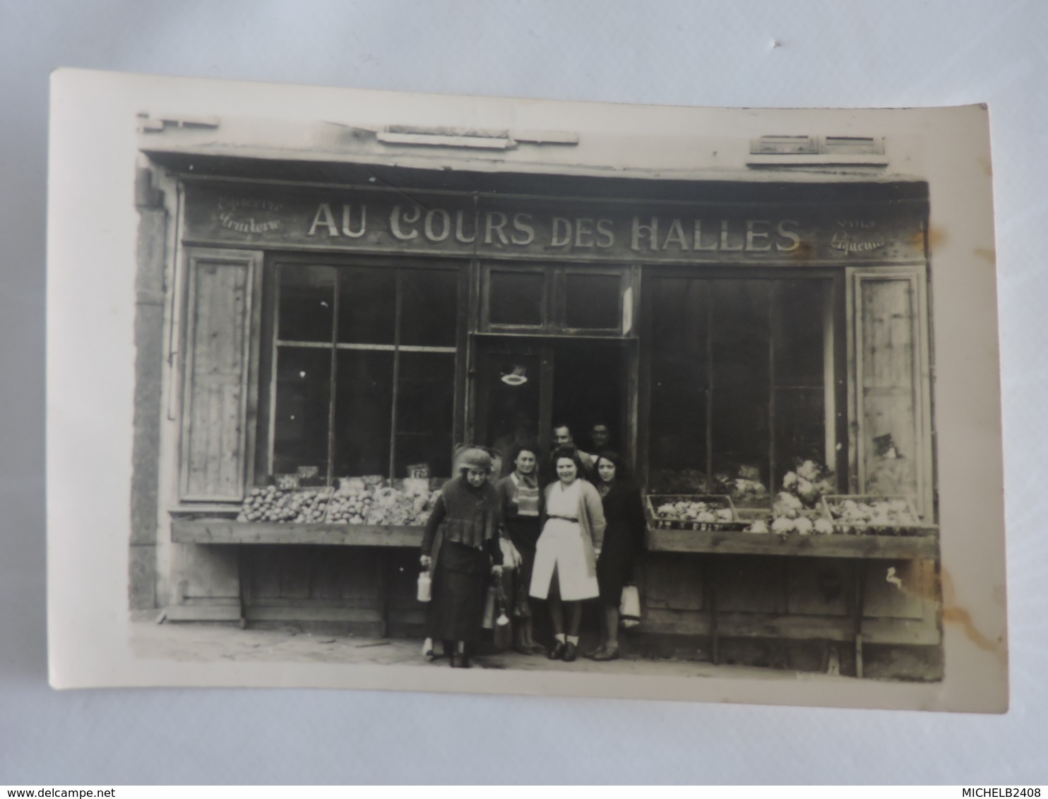 Au Cours Ses Halles  (Lieu Inconnu) Ref 1975 - Métiers