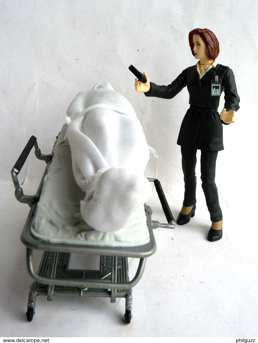 FIGURINES X FILES SCULLY ET MONSTRE SUR TABLE D'OPERATION MAC FARLANE TOYS 1998 - Andere & Zonder Classificatie