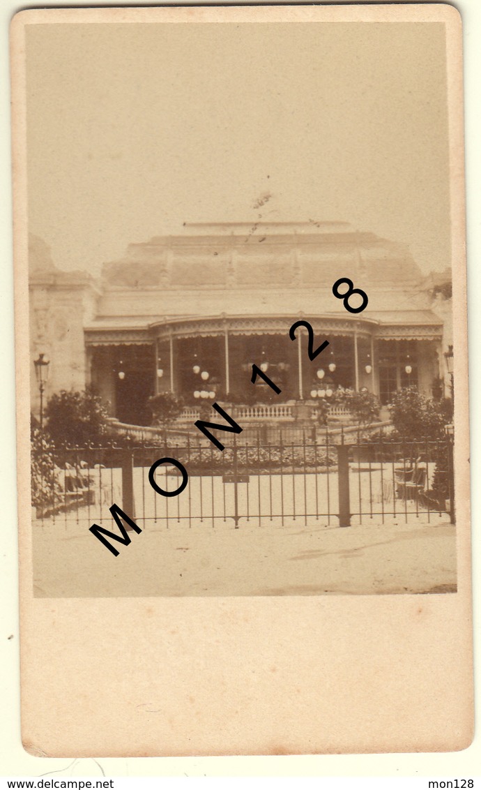 VICHY- LE CASINO  -PHOTO COLLEE SUR CARTON 6,5x10,5 Cms - Alte (vor 1900)