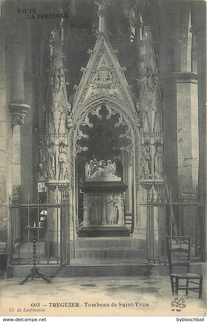 Lot 3 CPA 22 Côtes D'Armor Du Nord Tréguier Eglise Clochers Coté Sud  Portail De La Cathédrale Tombeau St Yves - Tréguier