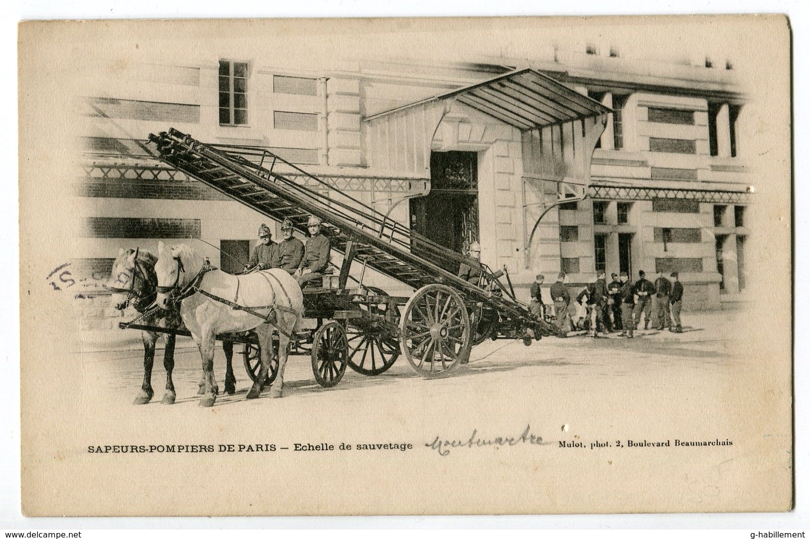 CPA 75 Sapeurs Pompiers De Paris Echelle De Sauvetage MONTMARTRE Animée - Sapeurs-Pompiers