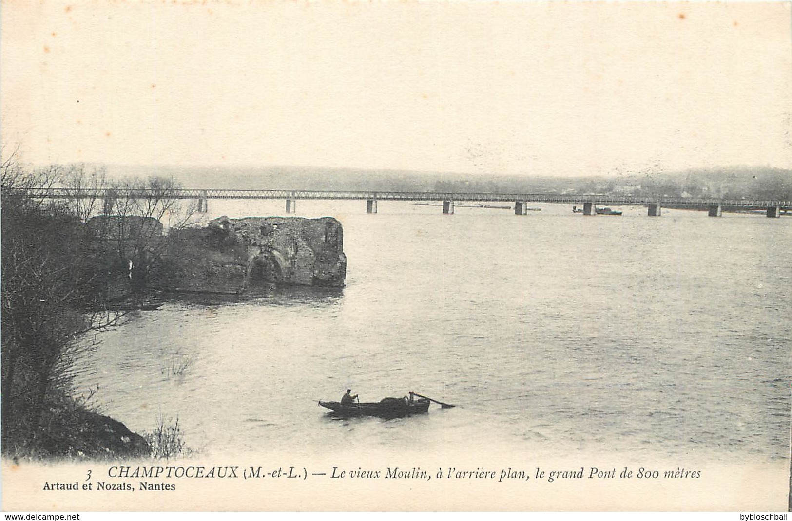 CPA 49 Maine Et Loire Champtoceaux Le Vieux Moulin à L'arrière Plan Le Grand Pont De 800 Mètres Artaud Et Nozais Nantes - Champtoceaux