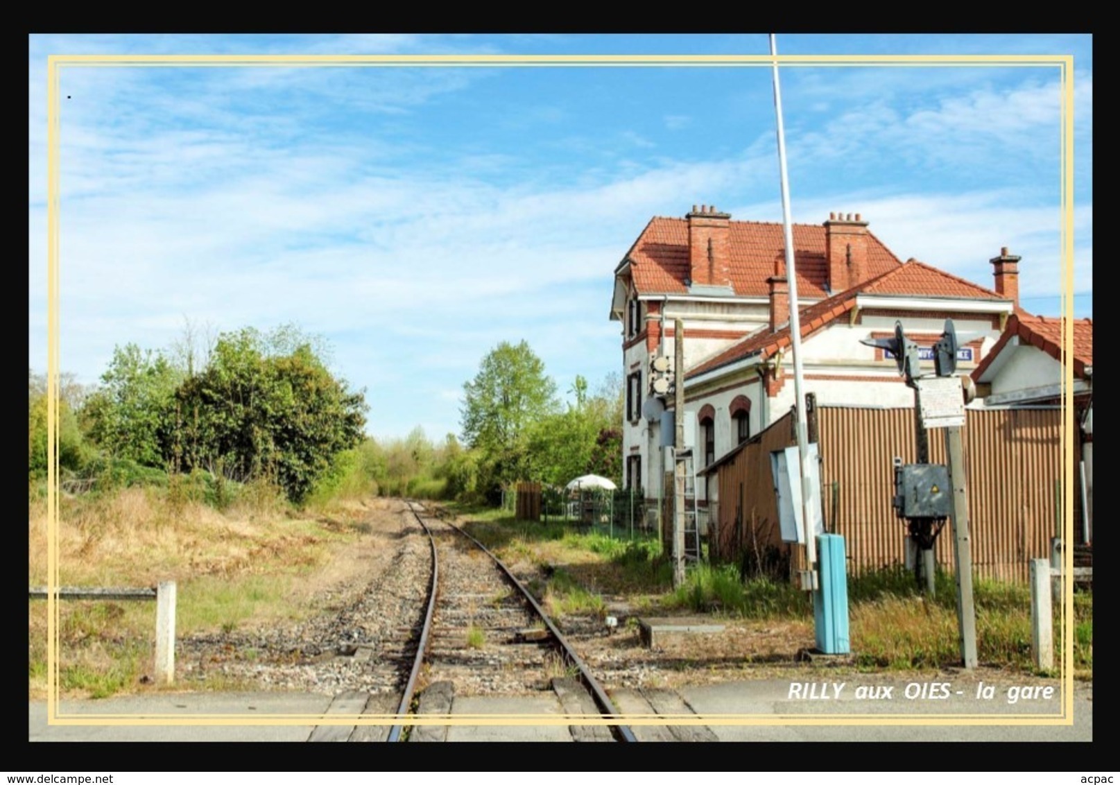 08  RILLY  Aux  OIES  .... La  Gare Et Le  Passage  A Niveau - Autres & Non Classés