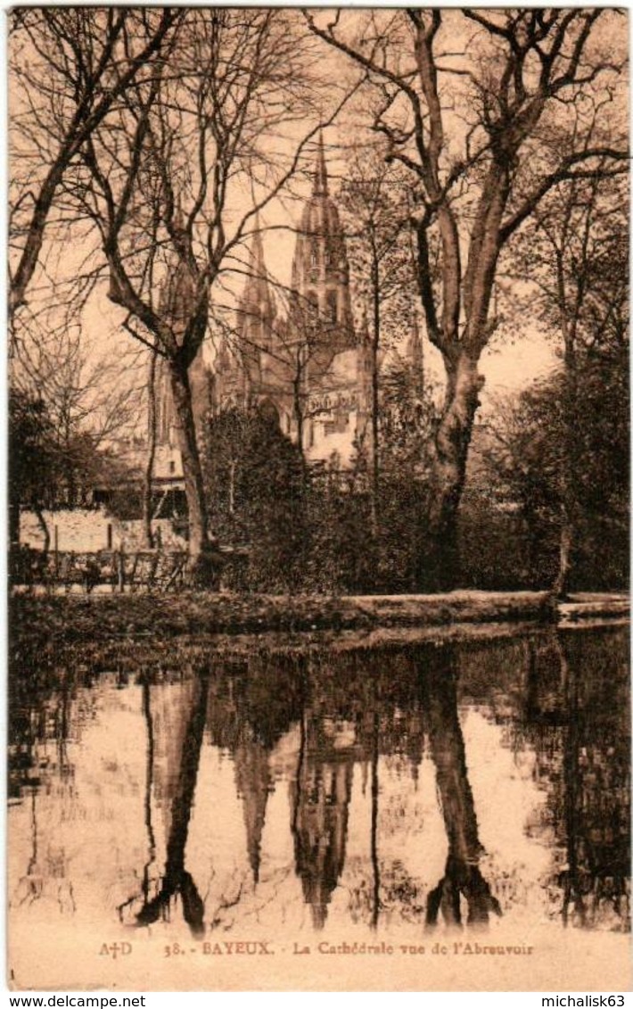 51gi  1826 CPA - BAYEUX - LA CATHEDRALE VUE DE L'ABREUVOIR - Bayeux