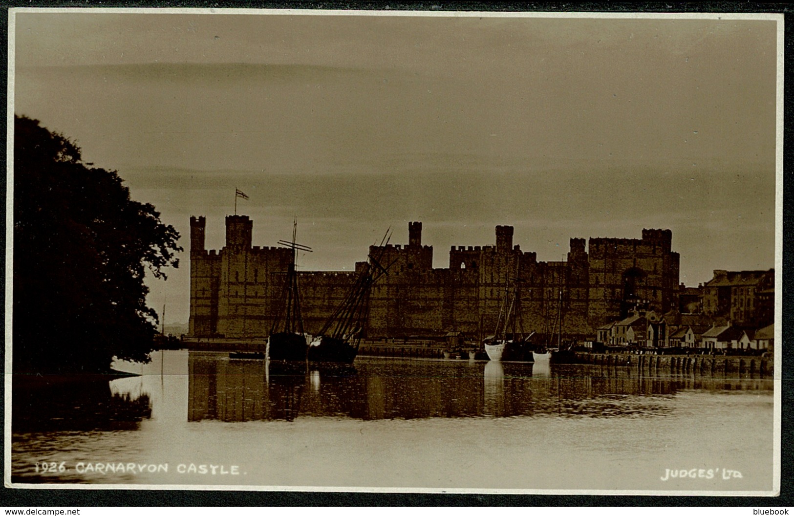 Ref 1253 - Judges Real Photo Postcard - Caernarvon Castle - Caernarvonshire Wales - Caernarvonshire