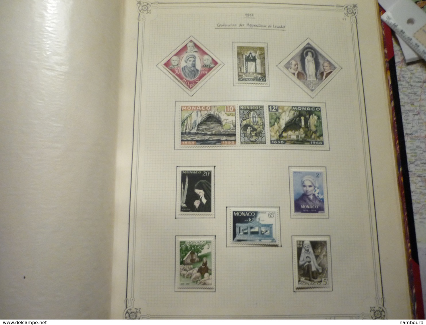 Album et boitier standard Yvert et Tellier collection de timbres de Monaco neufs avec charnières Début-1969