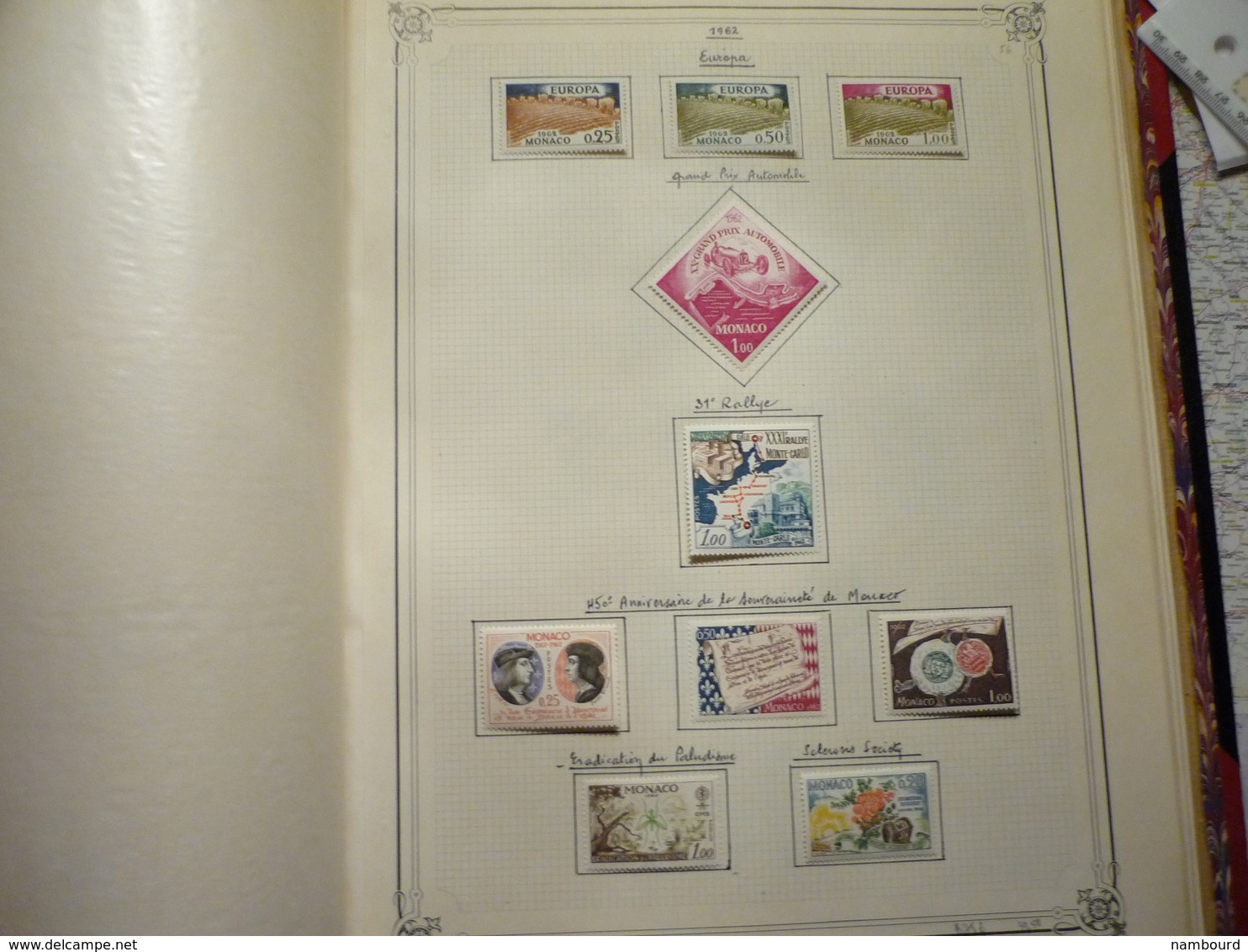 Album et boitier standard Yvert et Tellier collection de timbres de Monaco neufs avec charnières Début-1969