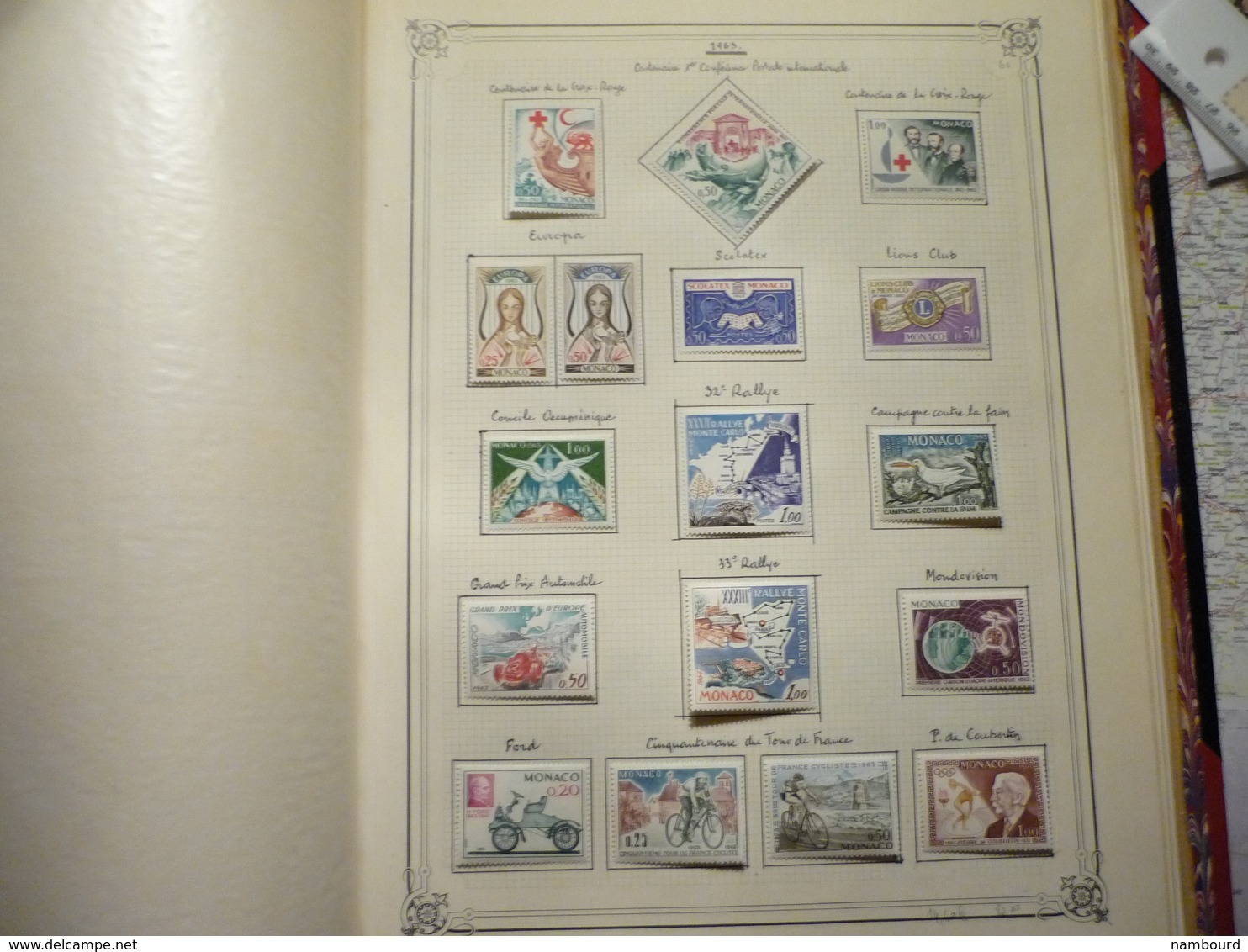 Album et boitier standard Yvert et Tellier collection de timbres de Monaco neufs avec charnières Début-1969