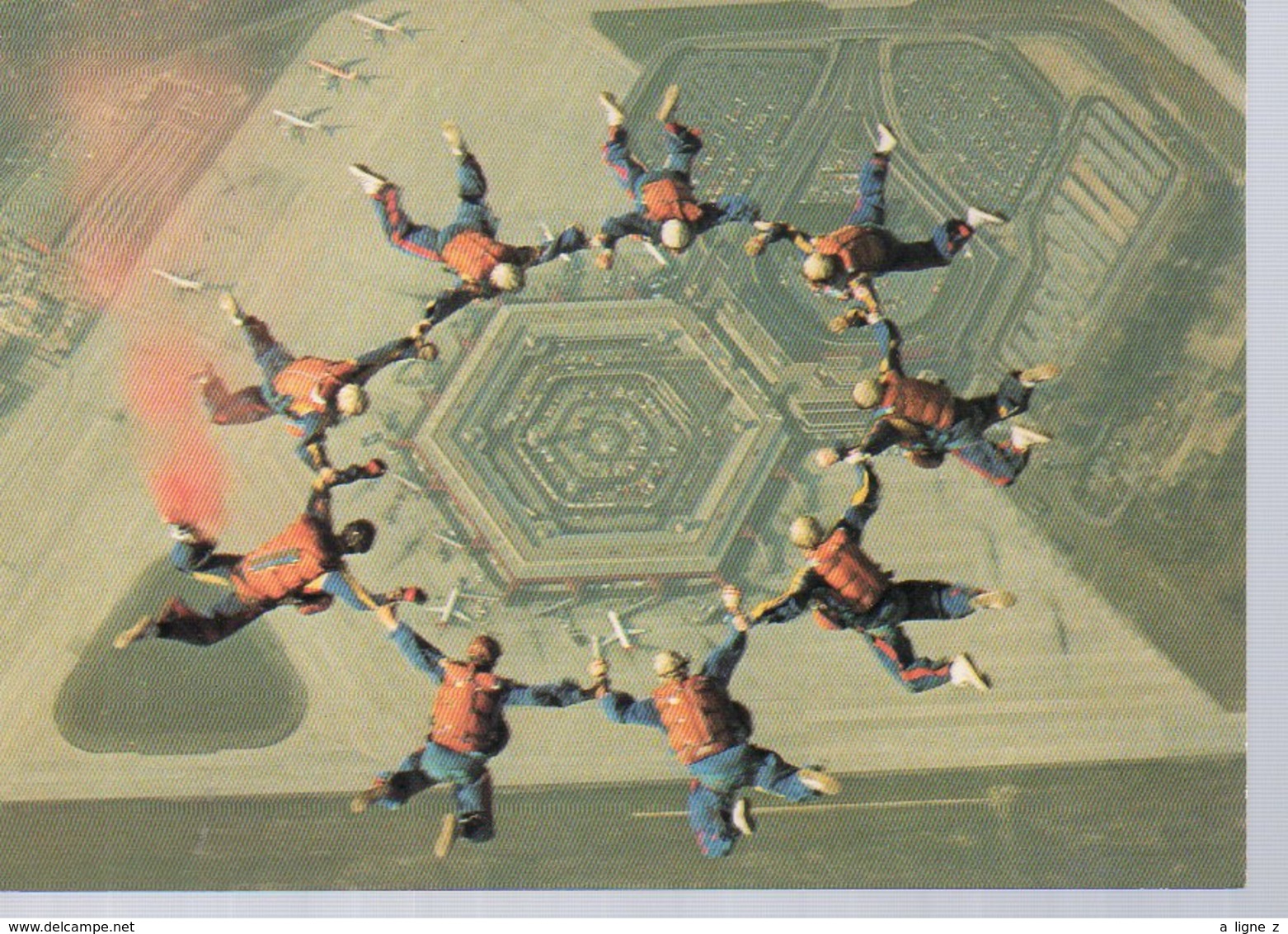 REF 353 - CPSM Parachutisme L'équipe Phénix Berlin Tegel 14 Juillet 1977 - Fallschirmspringen