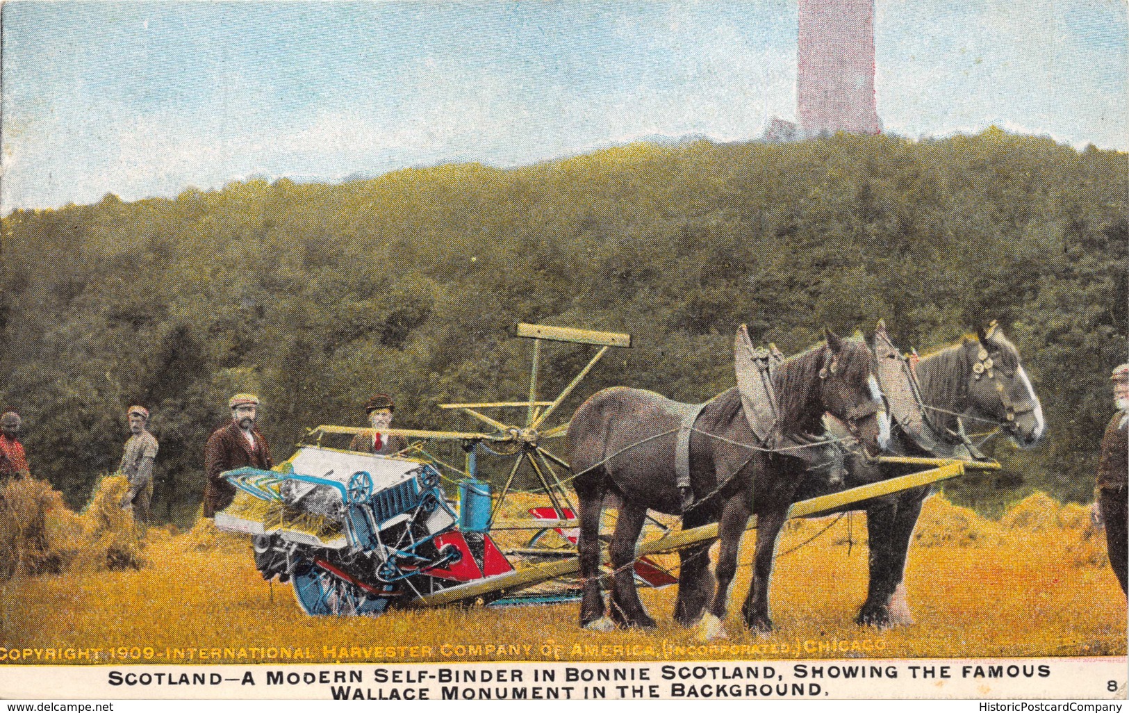 INTERNATIONAL HARVESTER~A MODERN SELF-BINDER IN BONNIE SCOTLAND-WALLACE MONUMENT IN BACKGROUND POSTCARD 36061 - Landwirtschaftl. Anbau