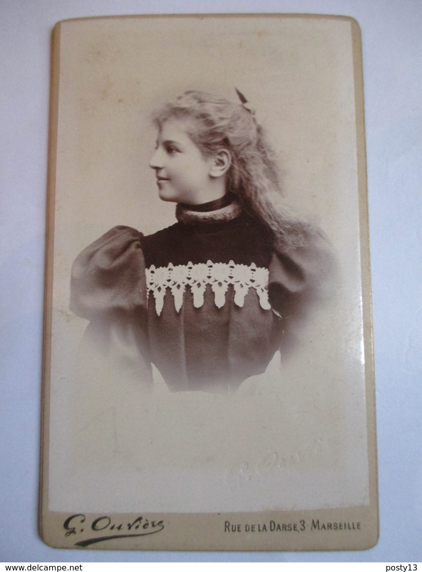 Photographie CDV - Fin XIX ème - Jeune Fille De Profil - Cheveux Longs - Photo G. Ouvière, Marseille   T BE - Old (before 1900)