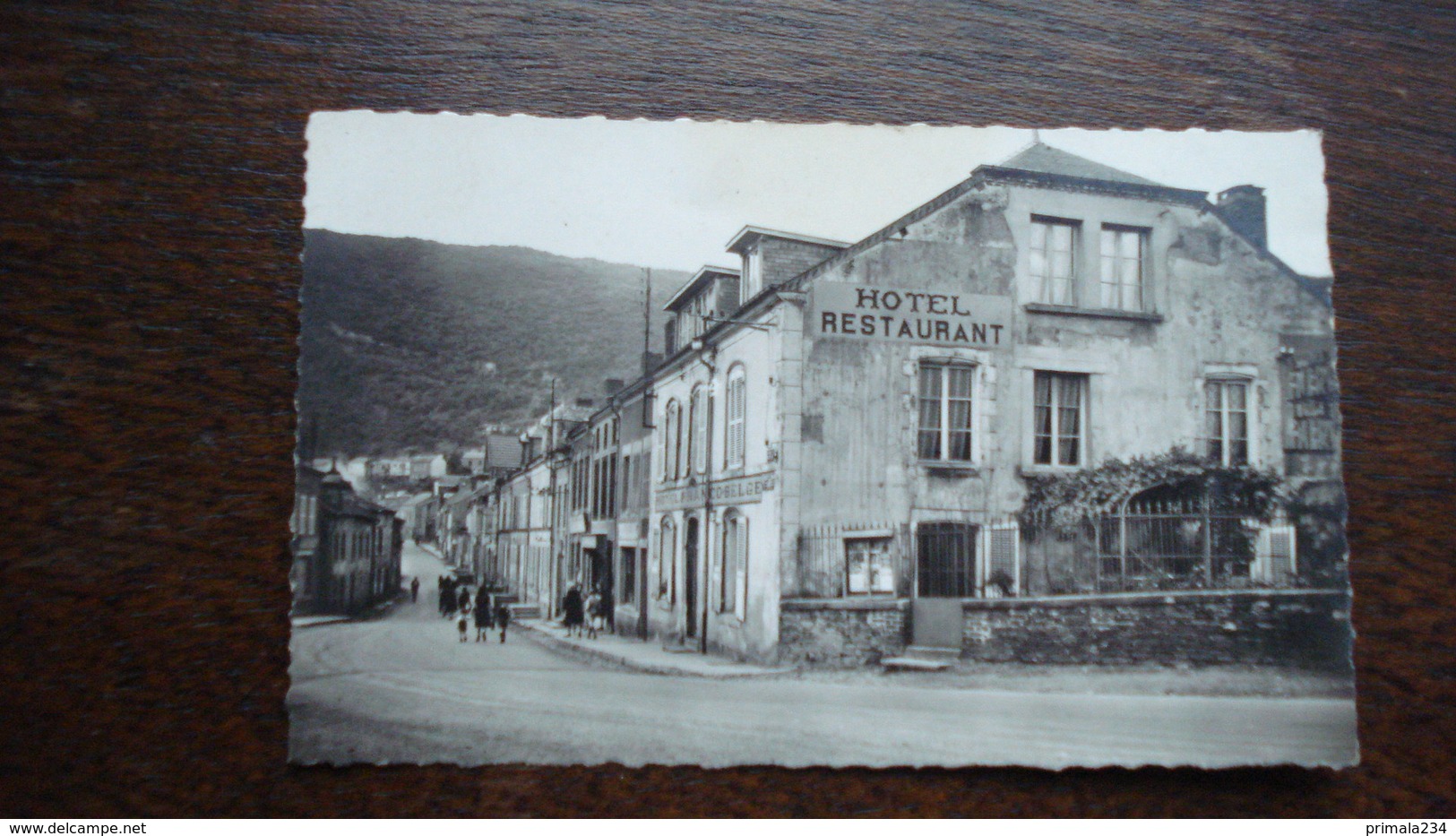 MONTHERME-RUE PASTEUR - Montherme