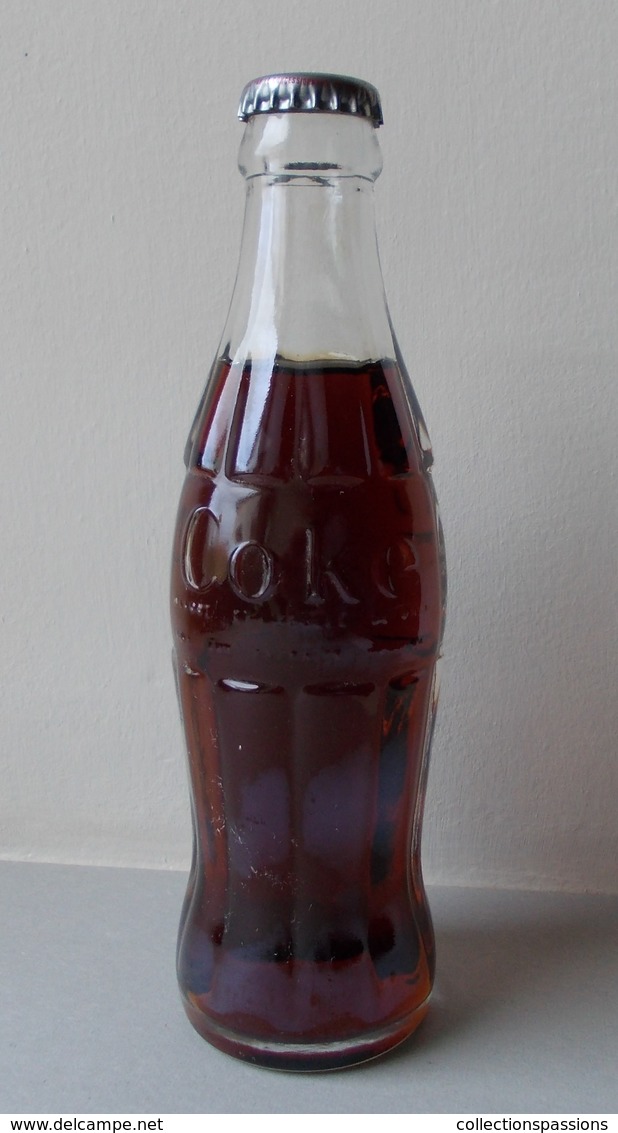 - Ancienne Bouteille En Verre. COKE . COCA COLA - Année 80 - 19cl - Bouteille Jamais Ouverte - - Flaschen