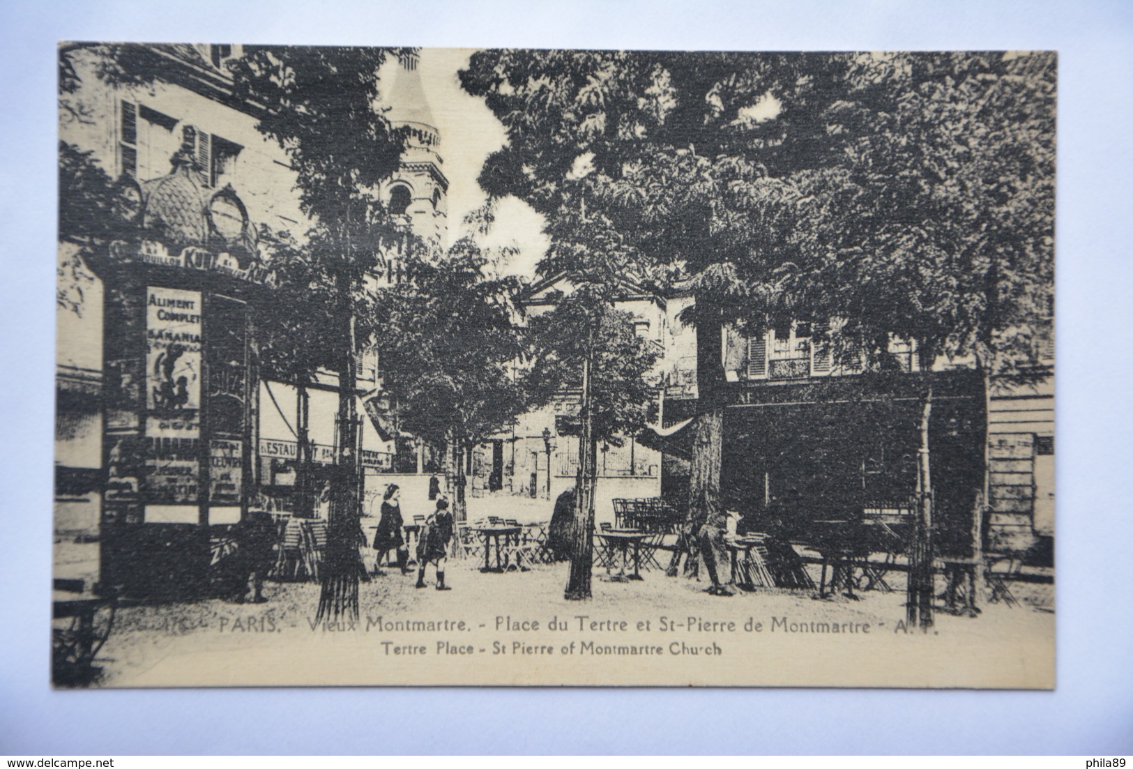 PARIS(vieux MONTMARTRE)- Place Du Tertre Et St. Pierre De Montmartre - Arrondissement: 18