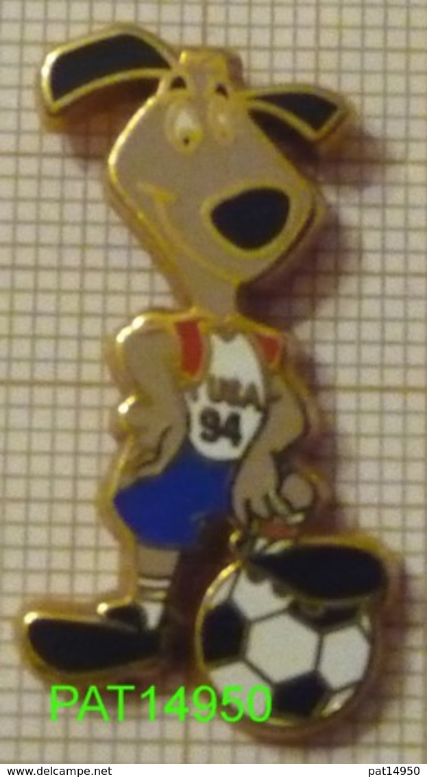 FOOTBALL COUPE DU MONDE 1994 USA 94 La Mascotte STRIKER FOOT En Version ZAMAC STARPINS - Football