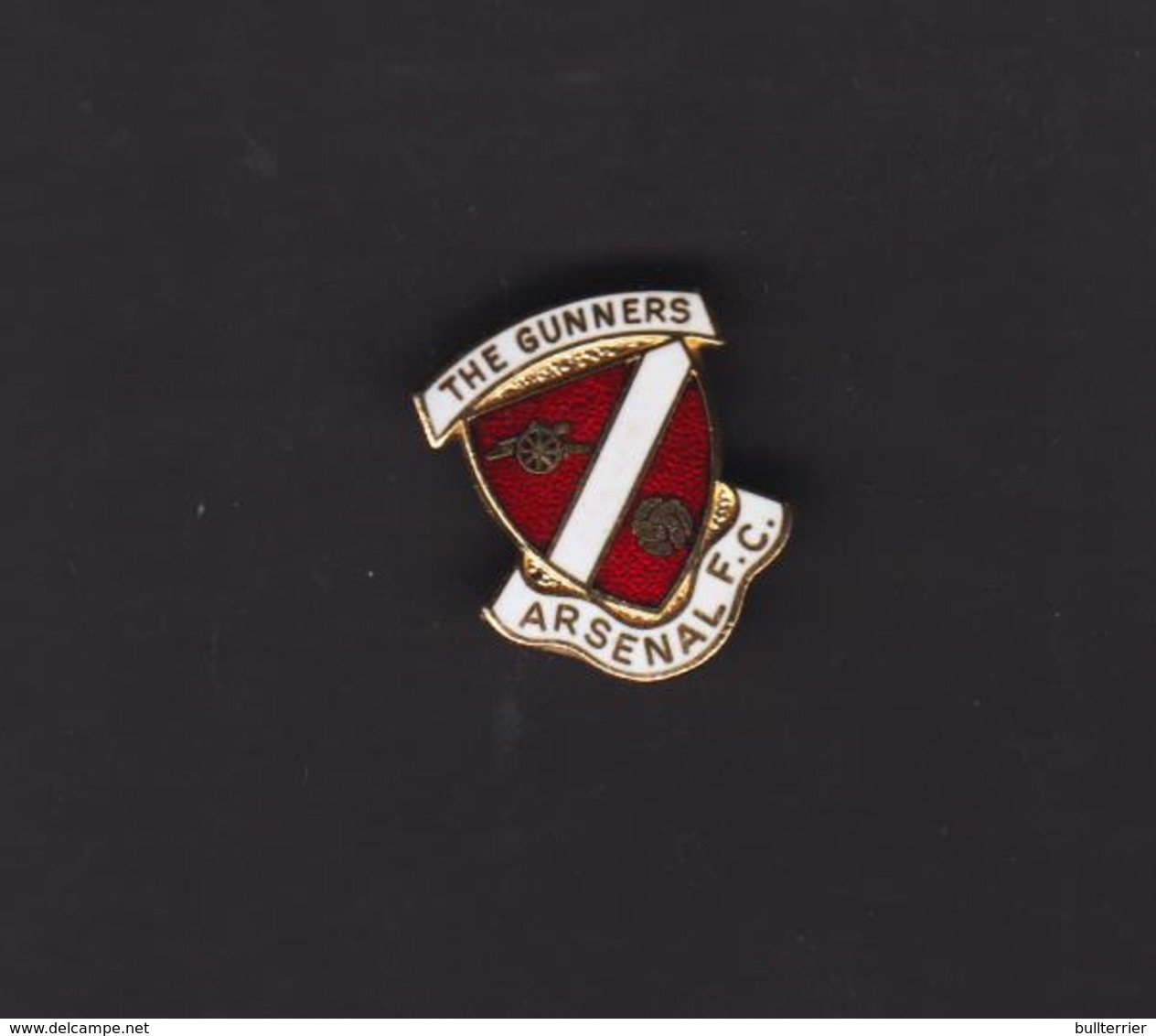 ARSENAL -  THE GUNNERS SHILED TYPE BADGE MADE BY COFFER, FINE  CONDITION - Football