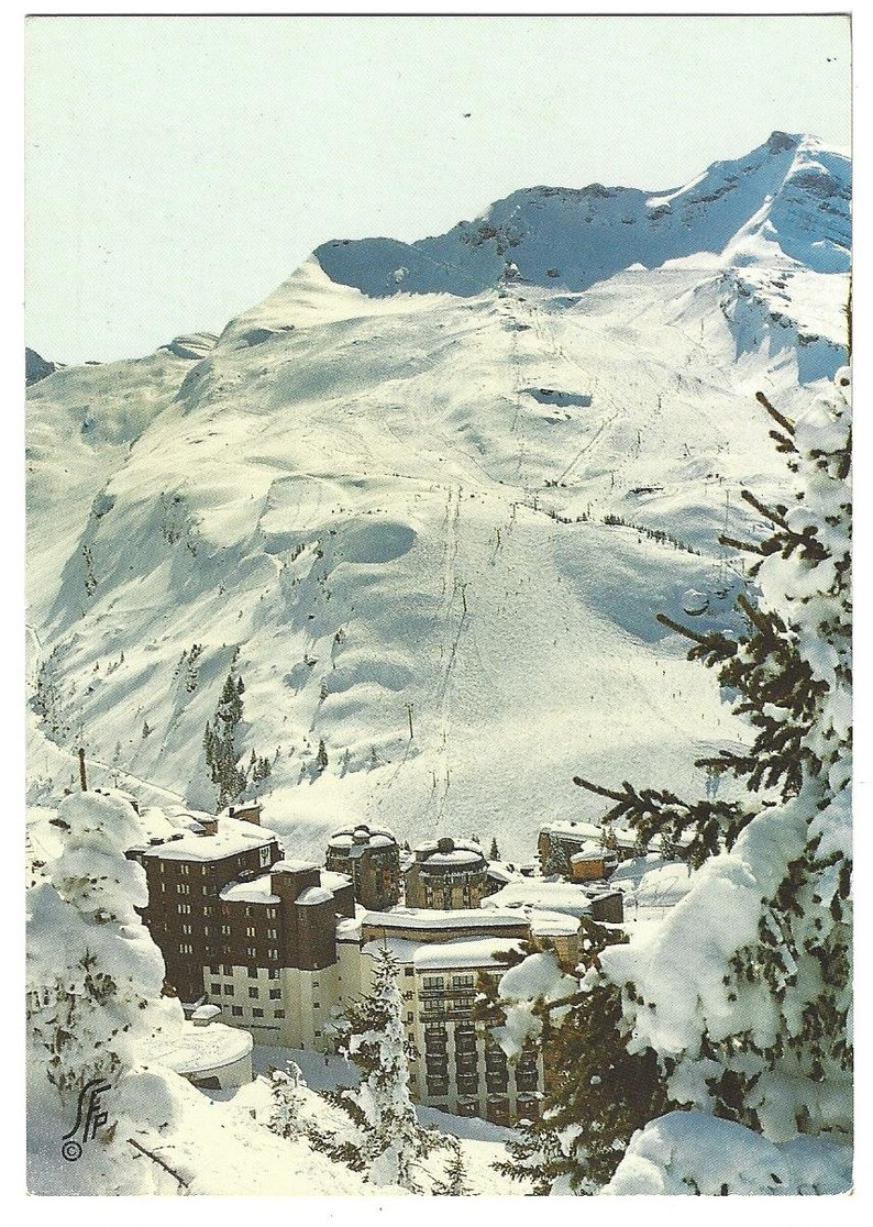 74 AVORIAZ - LES NOUVELLES CONSTRUCTIONS ET LES PISTES - Avoriaz