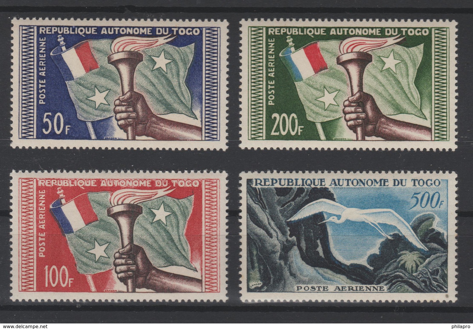 TOGO  DRAPEAU +OISEAU  YvertN° PA25/8  **MNH   Réf  N233 - Togo (1960-...)