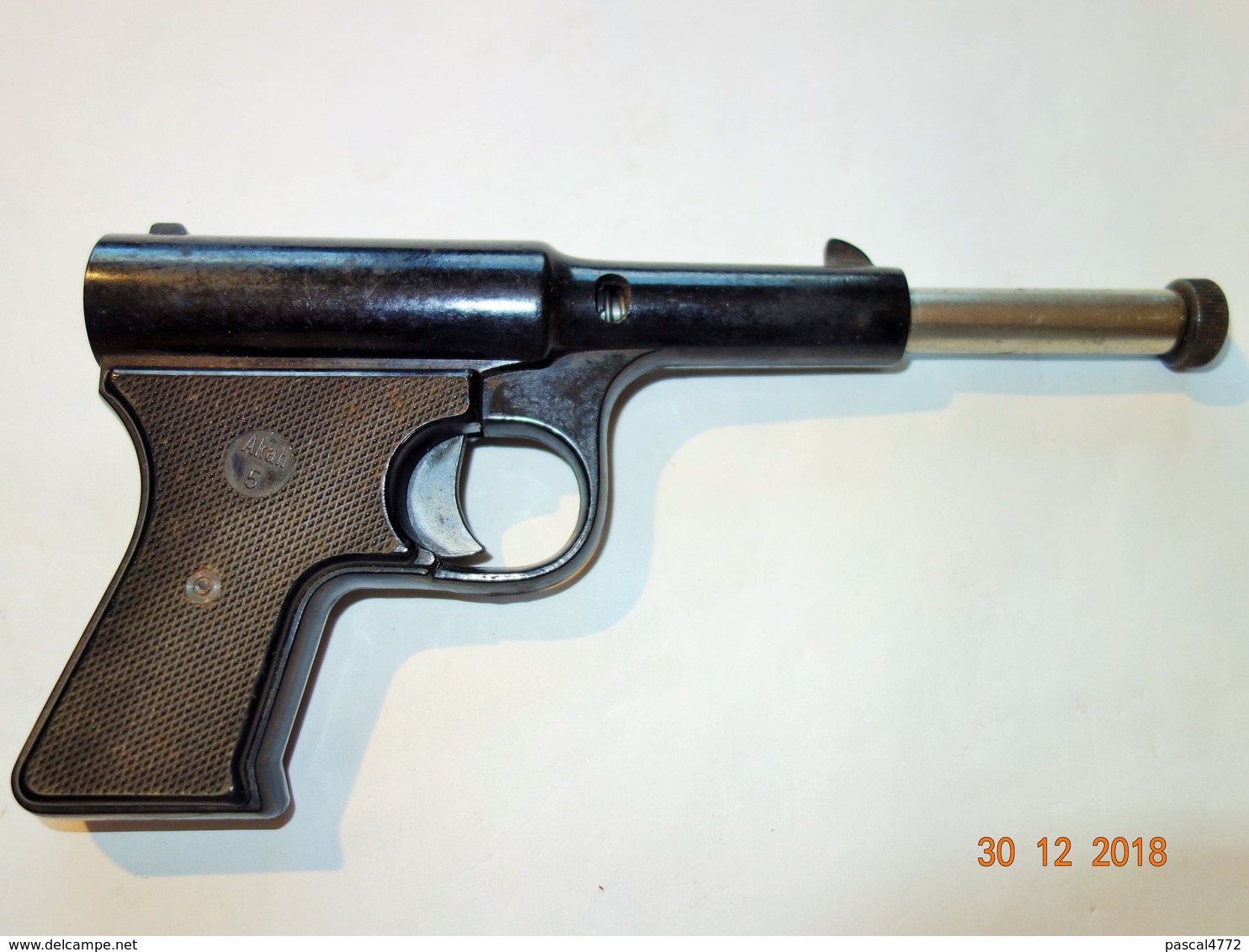 ANCIEN PISTOLET A PLOMB AKAH 5 - Armas De Colección