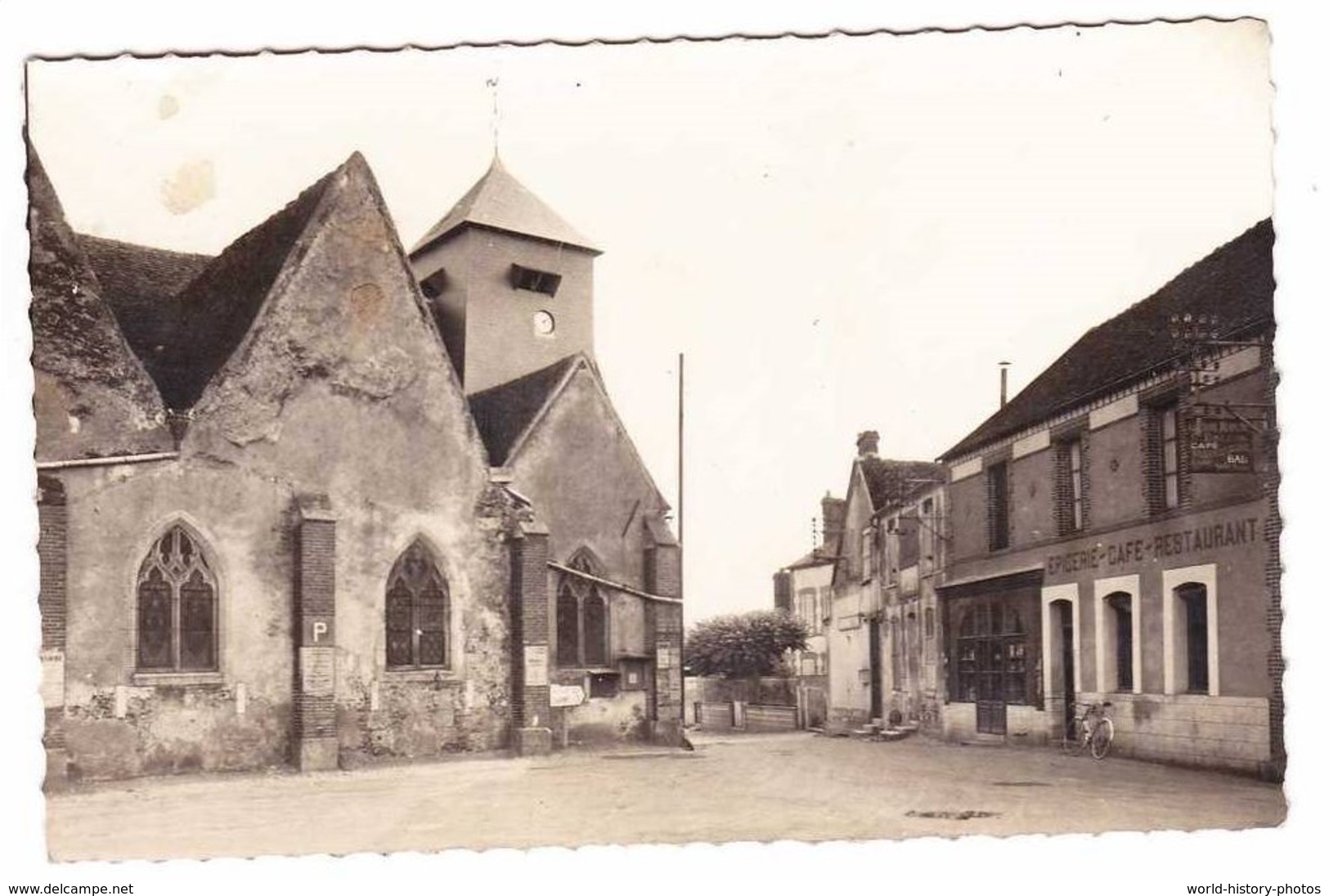 CPSM - 89 - VILLEFRANCHE SAINT PHAL - L' église - Café Restaurant - 1952 - Autres & Non Classés