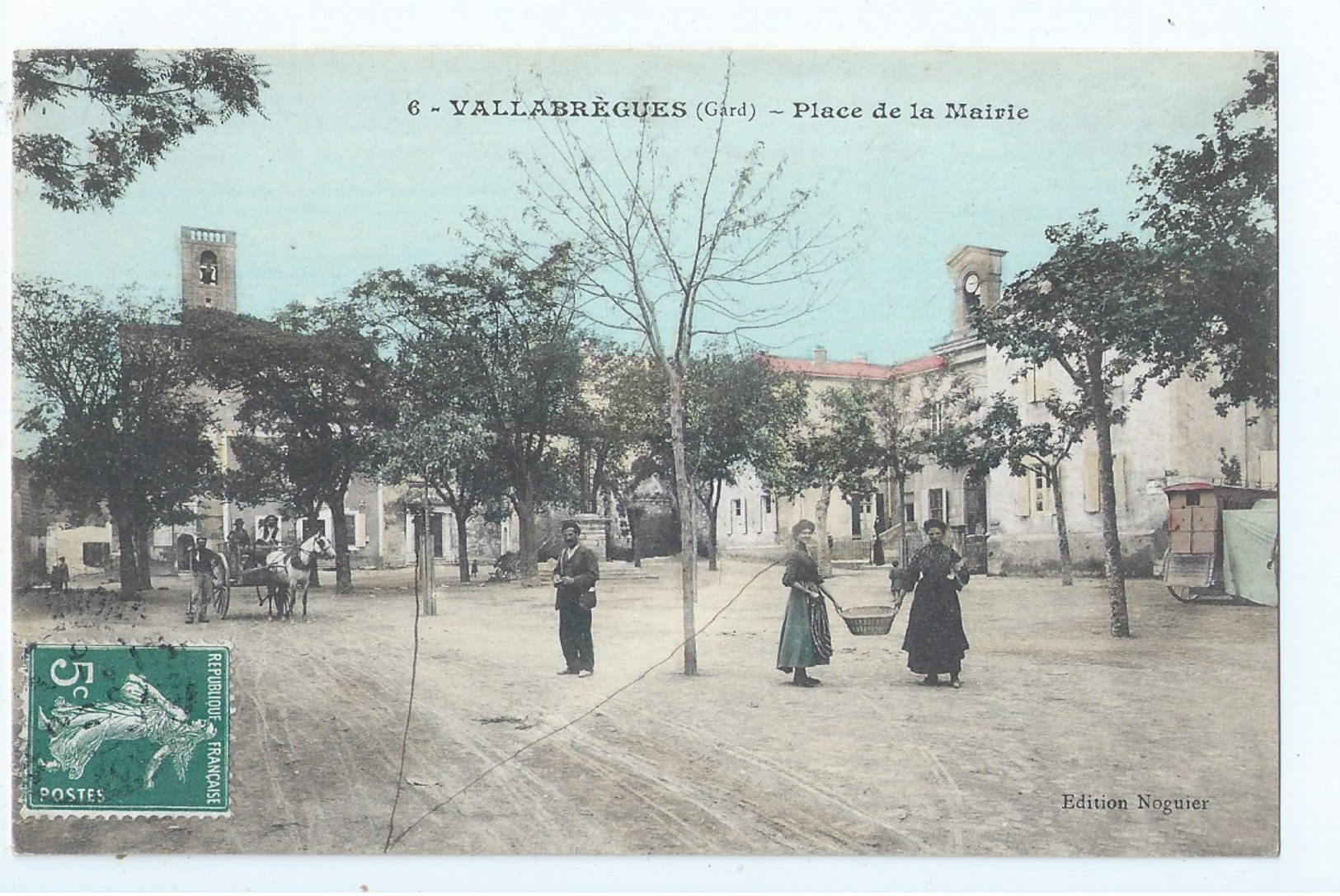 Cpa -   Dpt  -  Gard - Vallabregues -  - Place De La Mairie -  Animation  -  (  Selection  )   Rare  1910 - Autres & Non Classés