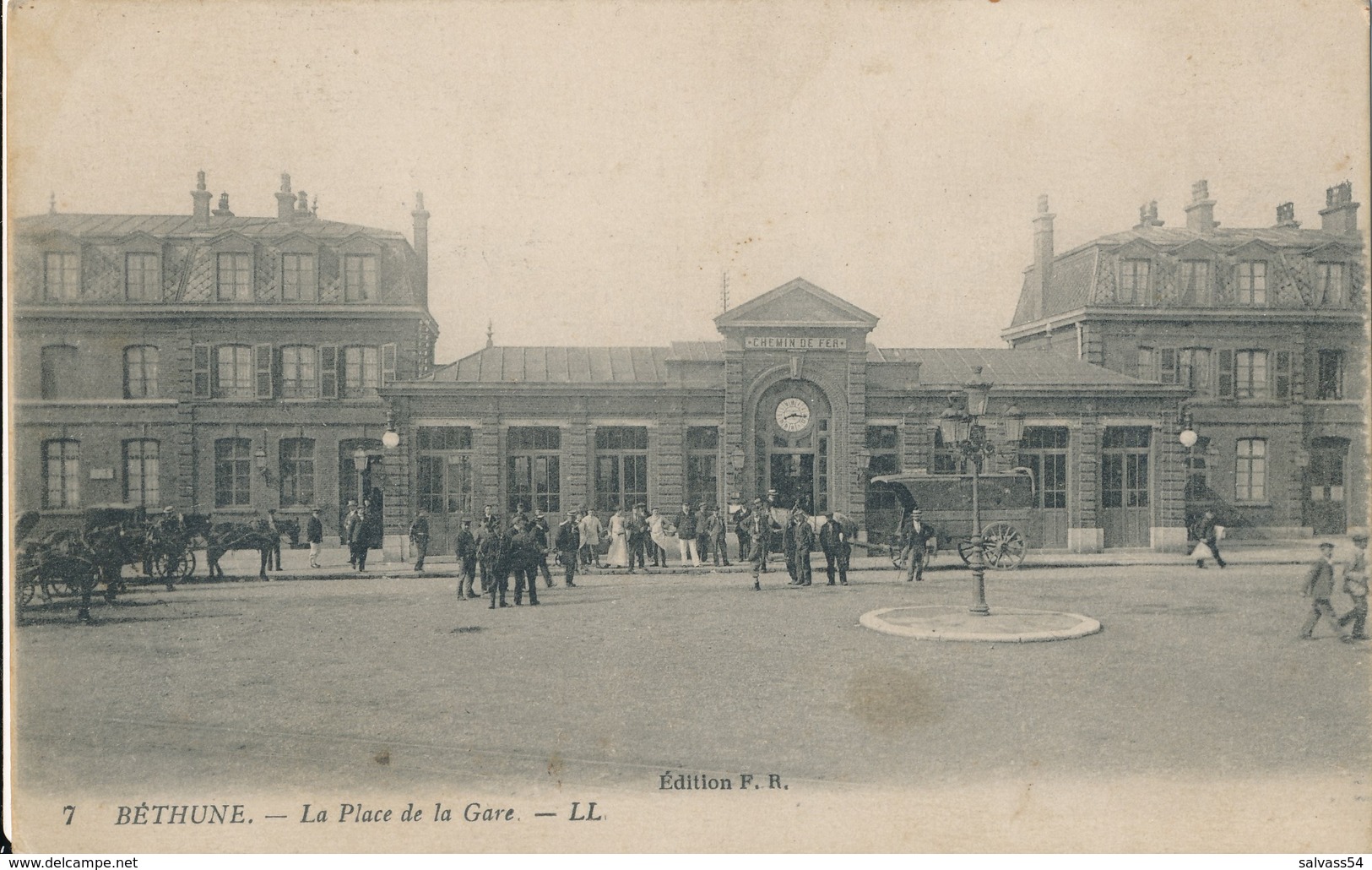 62) BETHUNE : Place De La Gare (animée !!) - Bethune