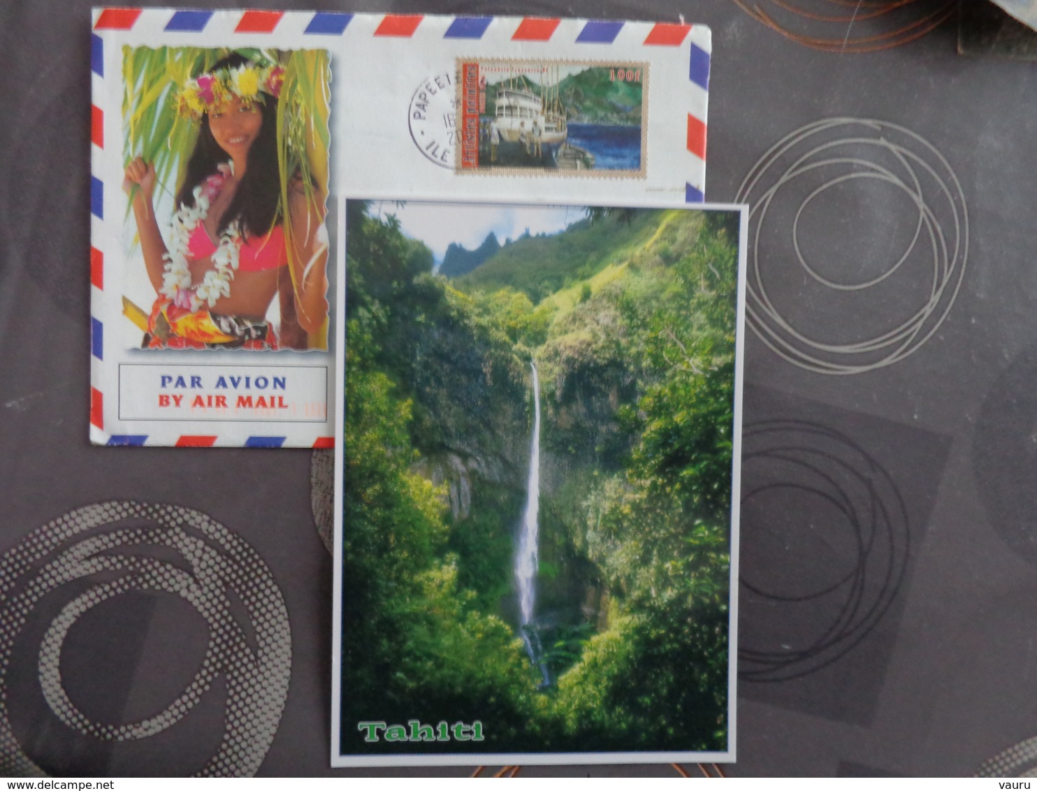 TAHITI   CARTE POSTALE  + ENVELOPPE + TIMBRE PAPEETE - Tahiti