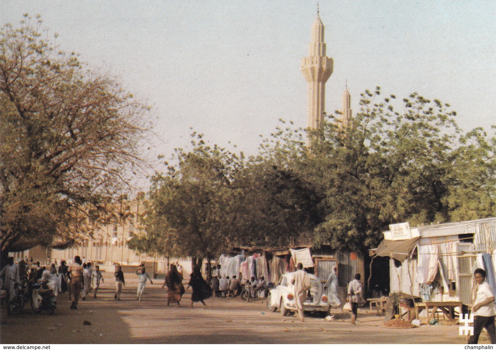 Tchad - Chad - N'Djaména - Au Delà Du Grand Marché, La Mosquée Centrale - Tsjaad