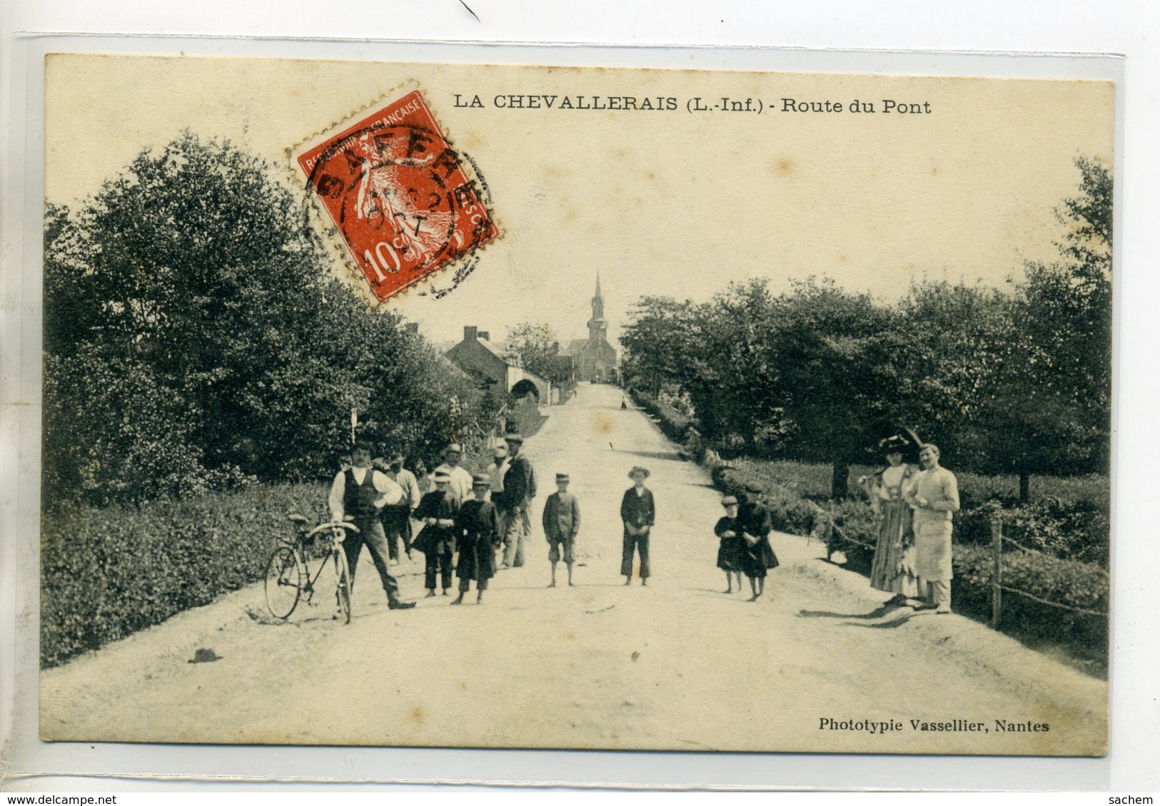 44 LA CHEVALLERAIS Carte Rare Route Du Pont Jolie Anim Villageoise 1909 écrite     /DS-2016 - Autres & Non Classés