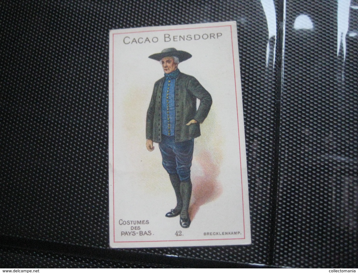 30 cards,   4,2cm X 7,2  cm  advertising  c1890  CACAO COCOA BENSDORP chocolate, all splendid, alike cigarettecards