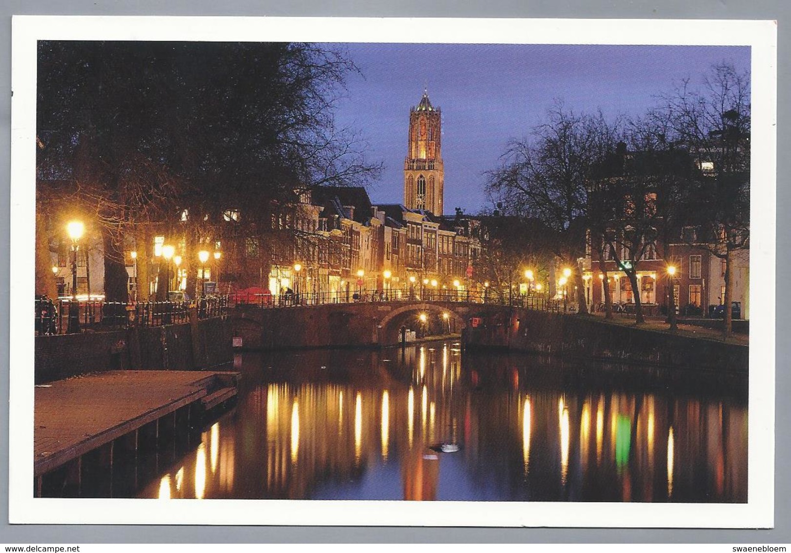 NL.- UTRECHT. Zicht Op Zandbrug, Oudegracht En Domtoren. Foto Donker Utrecht - Kerken En Kathedralen