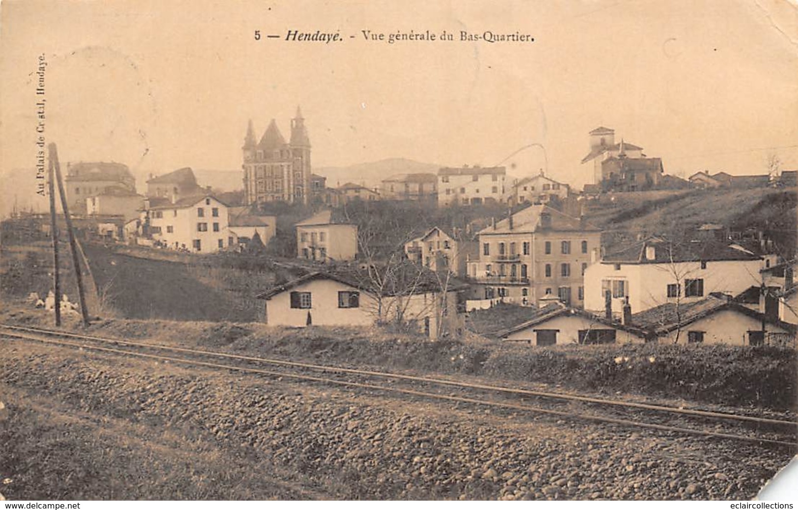 Hendaye        64         Vue Générale Du Bas Quartier. Voie De Chemin De Fer        (angle Manquant Voir Scan) - Hendaye