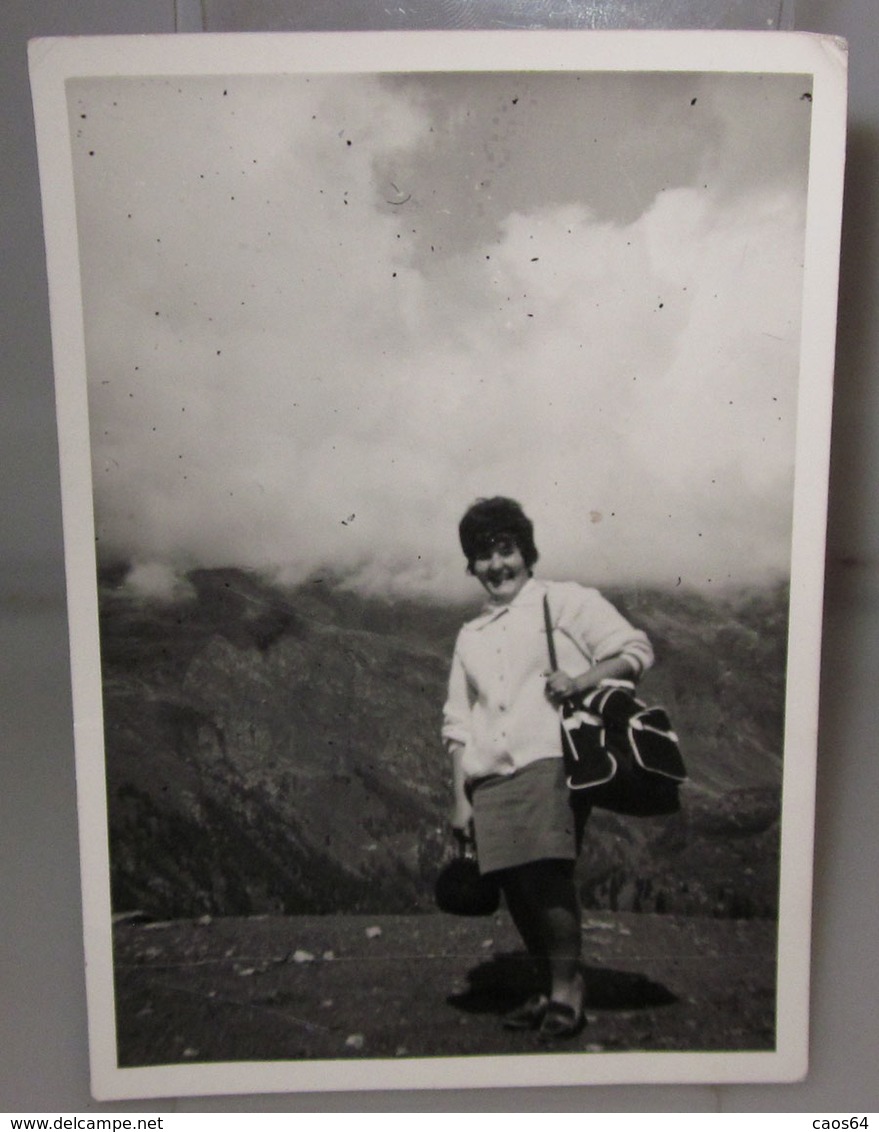 DONNA IN MONTAGNA VINTAGE B/N FOTO NINO FARINETTI ACQUI TERME - Personas Anónimos