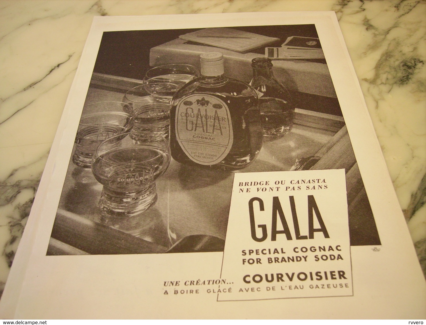 ANCIENNE PUBLICITE COGNAC GALA COURVOISIER THE BRANDY SODA 1952 - Affiches