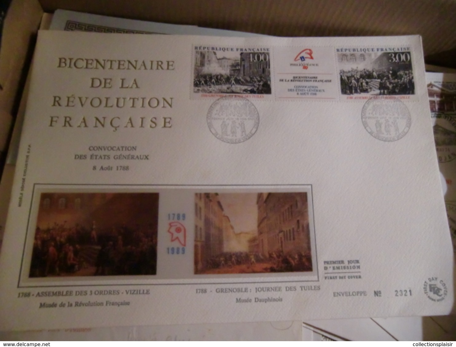 LIQUIDATION DANS CARTON FDC FRANCE ET MONDE CPA VIEUX PAPIERS A VOIR A DECOUVRIR