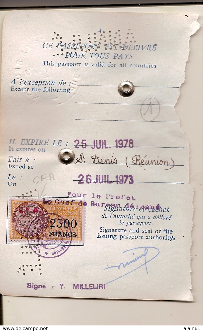 Timbre Fiscal Passeport  2500 Frs Surchargé C F A Perforation Annulé - Autres & Non Classés