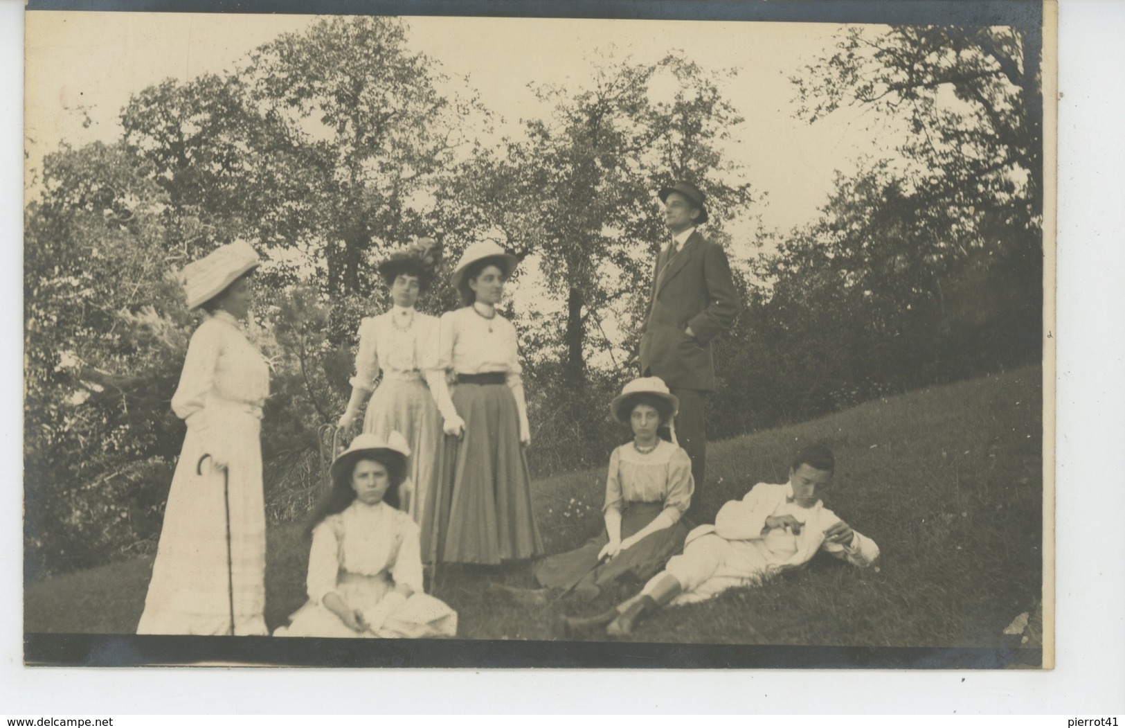 ANNECY - Belle Carte Photo Famille Femmes élégantes Enfants Homme En Ballade à La Montagne - Photo Ad. PARIOT à ANNECY - Annecy