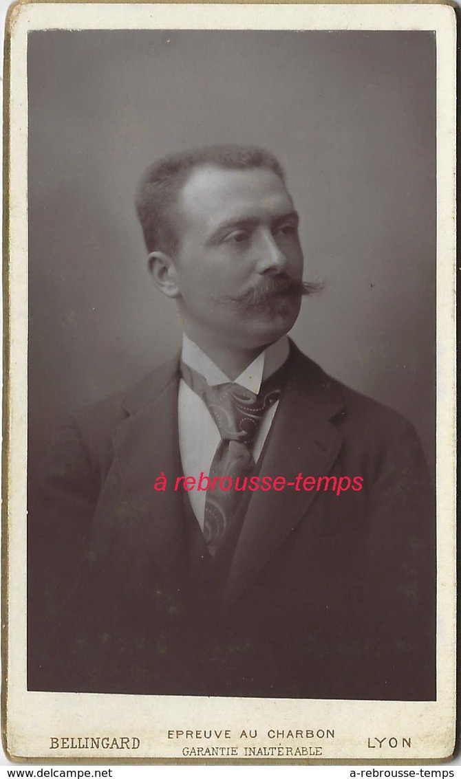 CDV Portrait Au Charbon Par Bellingard à Lyon-portrait D'homme - Anciennes (Av. 1900)